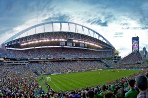 爱游戏体育app-6连胜在望？火箭对阵马刺，杜兰特陷入尴尬，谢波信心满满，文班亚马赛前亮相