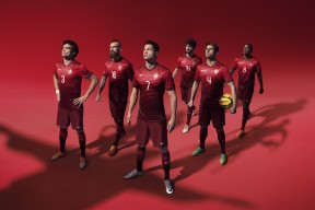 爱游戏体育在线赛事-76人队在关键战获胜，争夺东部榜首，76人队战绩